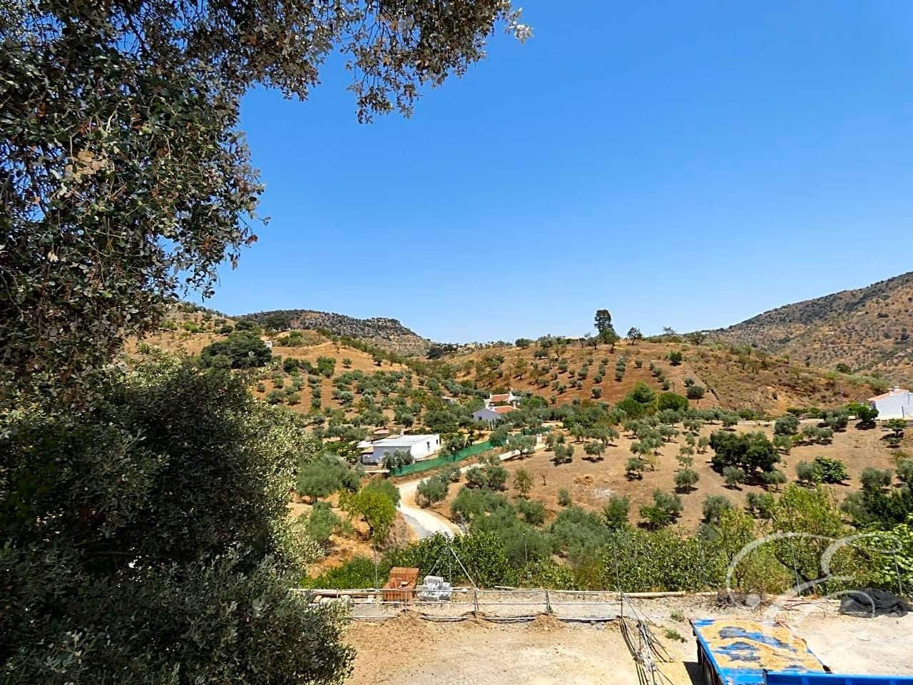 5 bedroom Villa for sale in Casabermeja with pool - € 500,000 (Ref: 6152048)