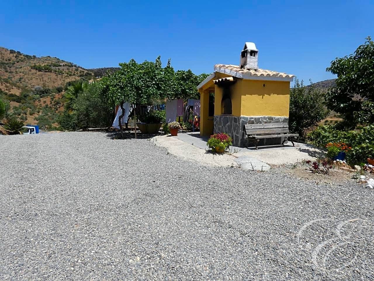 5 bedroom Villa for sale in Casabermeja with pool - € 500,000 (Ref: 6152048)