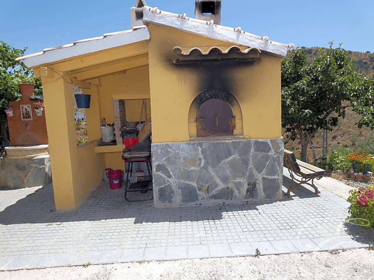 5 bedroom Villa for sale in Casabermeja with pool - € 500,000 (Ref: 6152048)