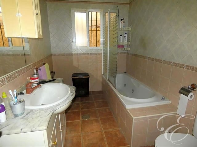 3 soveværelse Villa til salg i Riogordo med garage - € 174.900 (Ref: 6152050)