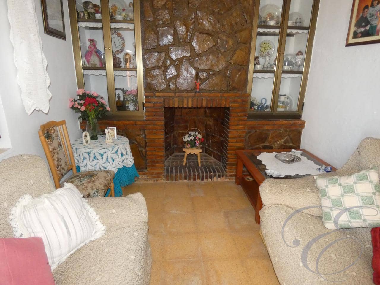 4 bedroom Villa for sale in Canillas de Aceituno - € 105,000 (Ref: 6152056)