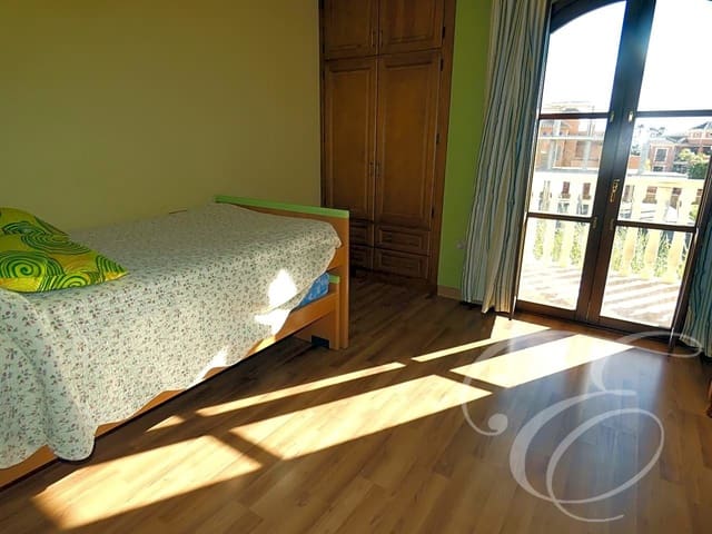 4 soverom Villa til salgs i Motril med svømmebasseng garasje - € 680 000 (Ref: 6152087)