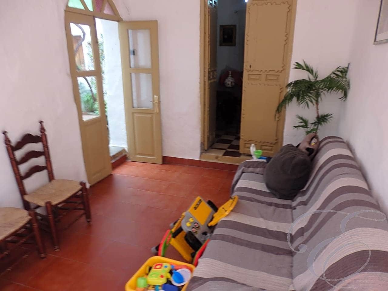 9 soveværelse Villa til salg i Benamocarra - € 300.000 (Ref: 6152107)