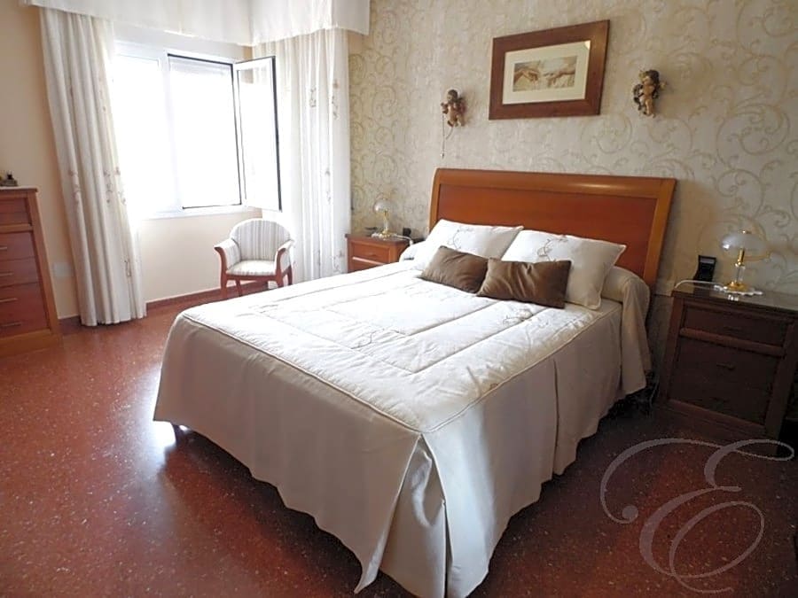 6 slaapkamer Villa te koop in Velez-Malaga met zwembad - € 600.000 (Ref: 6152124)