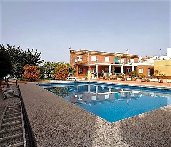 6 slaapkamer Villa te koop in Vélez-Málaga met zwembad - € 600.000 (Ref: 6152124)