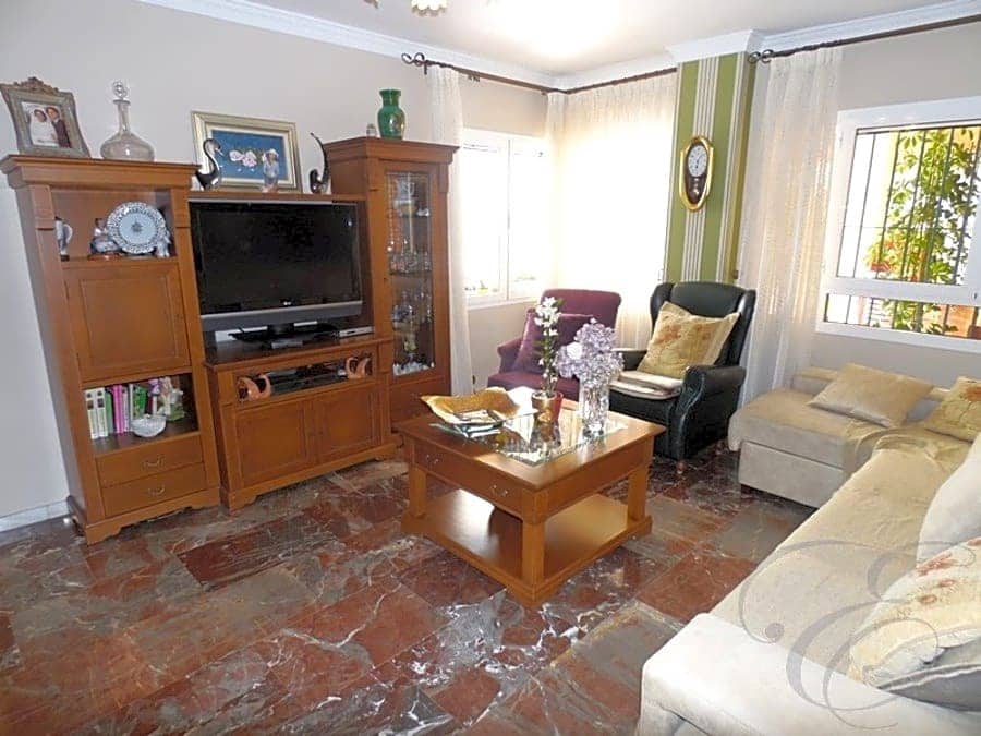 6 slaapkamer Villa te koop in Velez-Malaga met zwembad - € 600.000 (Ref: 6152124)