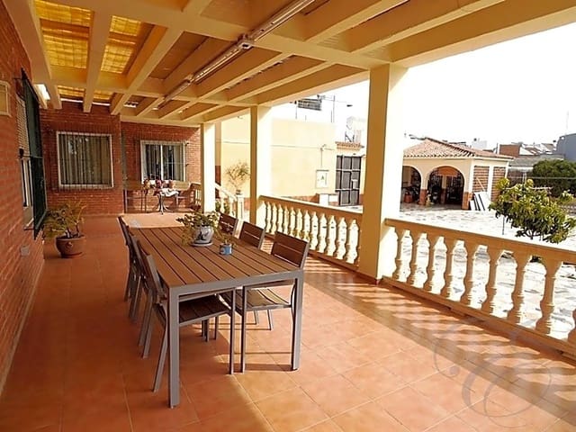 6 slaapkamer Villa te koop in Vélez-Málaga met zwembad - € 600.000 (Ref: 6152124)