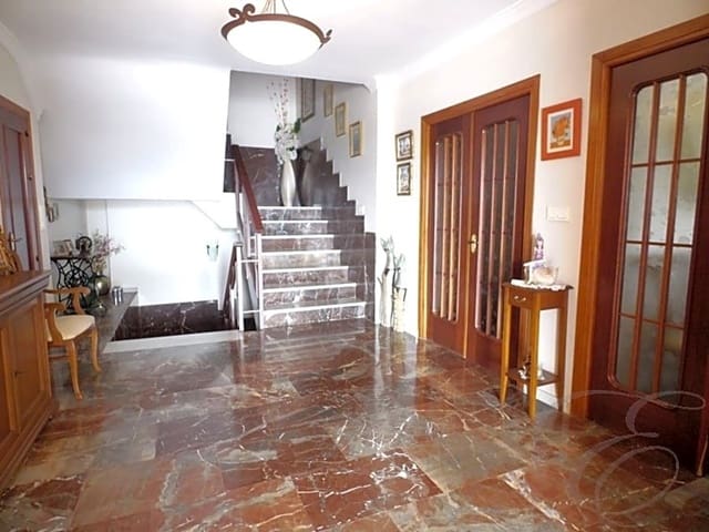 6 slaapkamer Villa te koop in Vélez-Málaga met zwembad - € 600.000 (Ref: 6152124)