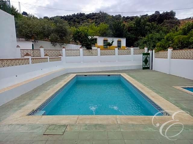 8 bedroom Finca/Country House for sale in Casabermeja with pool garage - € 799,000 (Ref: 6238473)