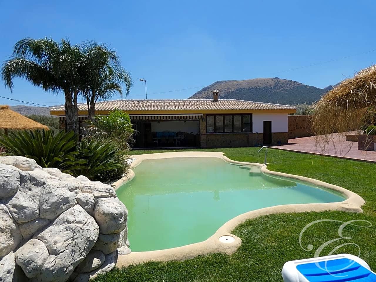 4 slaapkamer Villa te koop in Villanueva del Trabuco met zwembad garage - € 825.000 (Ref: 6339548)