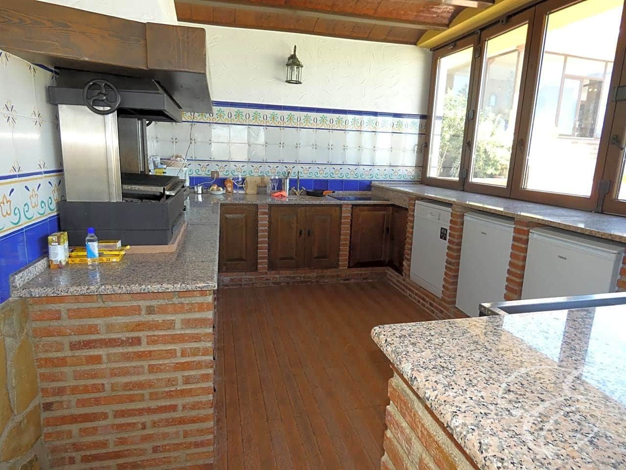 4 slaapkamer Villa te koop in Villanueva del Trabuco met zwembad garage - € 825.000 (Ref: 6339548)