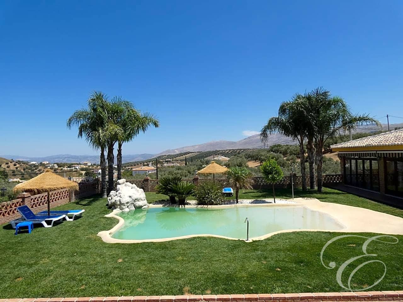 4 slaapkamer Villa te koop in Villanueva del Trabuco met zwembad garage - € 825.000 (Ref: 6339548)