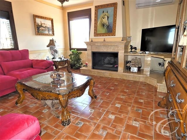 4 slaapkamer Villa te koop in Villanueva del Trabuco met zwembad garage - € 825.000 (Ref: 6339548)