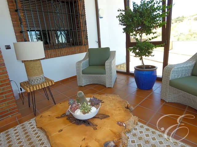 4 slaapkamer Villa te koop in Villanueva del Trabuco met zwembad garage - € 825.000 (Ref: 6339548)