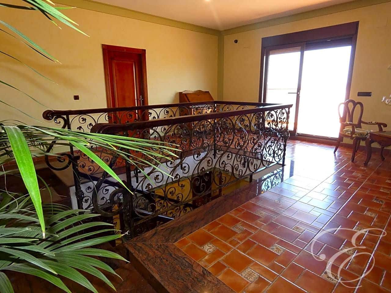 4 slaapkamer Villa te koop in Villanueva del Trabuco met zwembad garage - € 825.000 (Ref: 6339548)