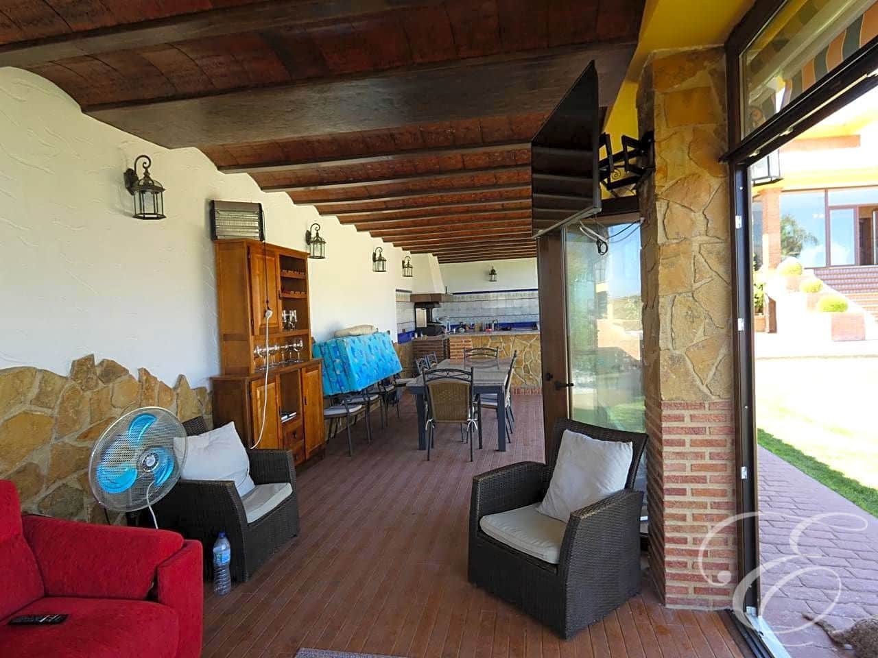4 slaapkamer Villa te koop in Villanueva del Trabuco met zwembad garage - € 825.000 (Ref: 6339548)