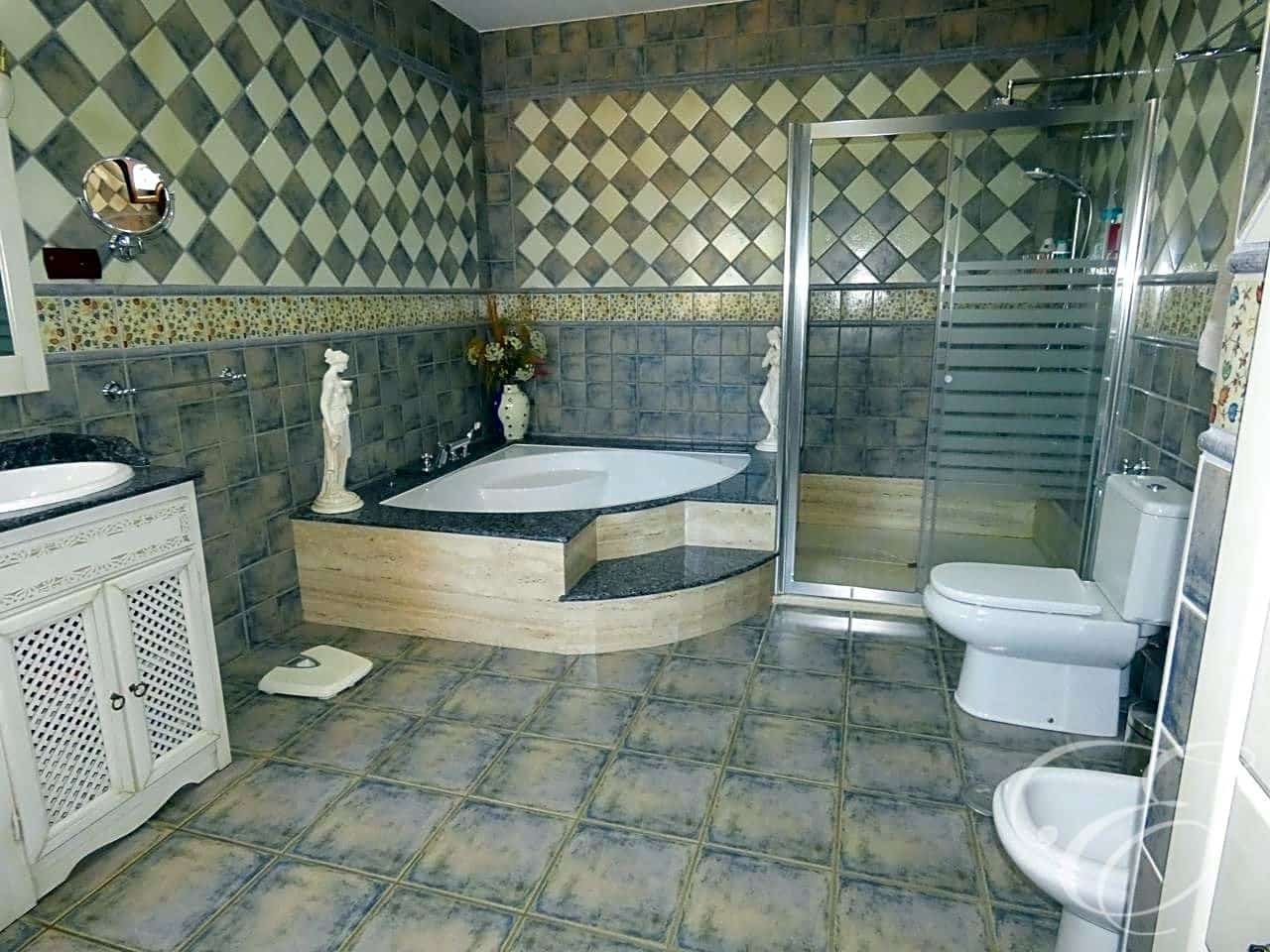 4 slaapkamer Villa te koop in Villanueva del Trabuco met zwembad garage - € 825.000 (Ref: 6339548)