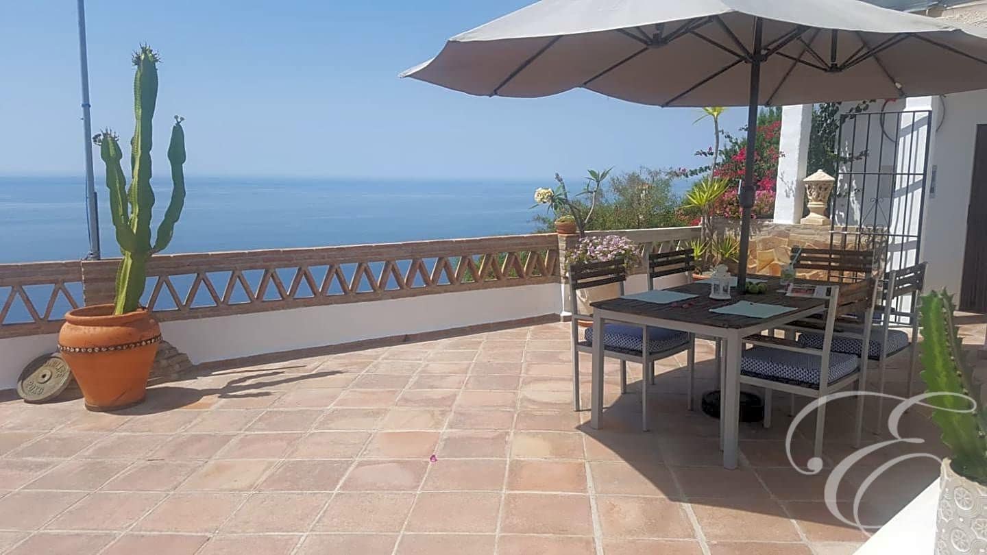 4 Zimmer Villa zu verkaufen in Salobrena mit Garage - 629.950 € (Ref: 6379184)