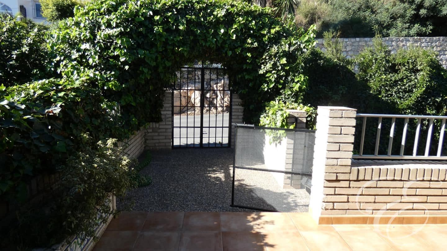 4 soveværelse Villa til salg i Salobrena med swimmingpool garage - € 490.000 (Ref: 6437491)