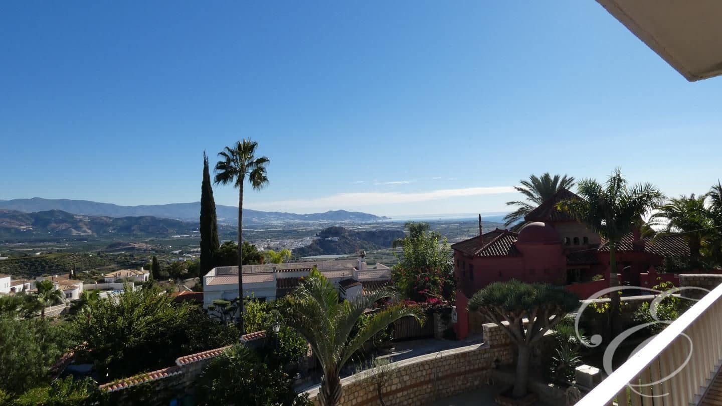 4 soveværelse Villa til salg i Salobrena med swimmingpool garage - € 490.000 (Ref: 6437491)