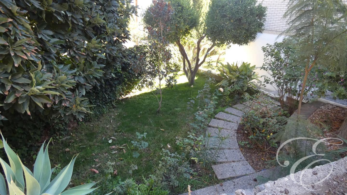 4 soveværelse Villa til salg i Salobrena med swimmingpool garage - € 490.000 (Ref: 6437491)