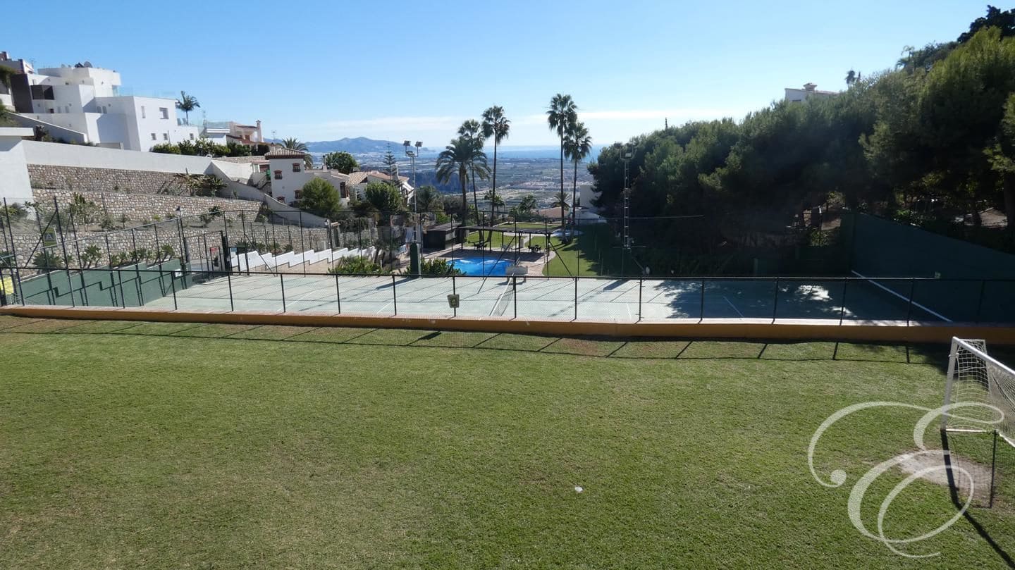 4 soveværelse Villa til salg i Salobrena med swimmingpool garage - € 490.000 (Ref: 6437491)