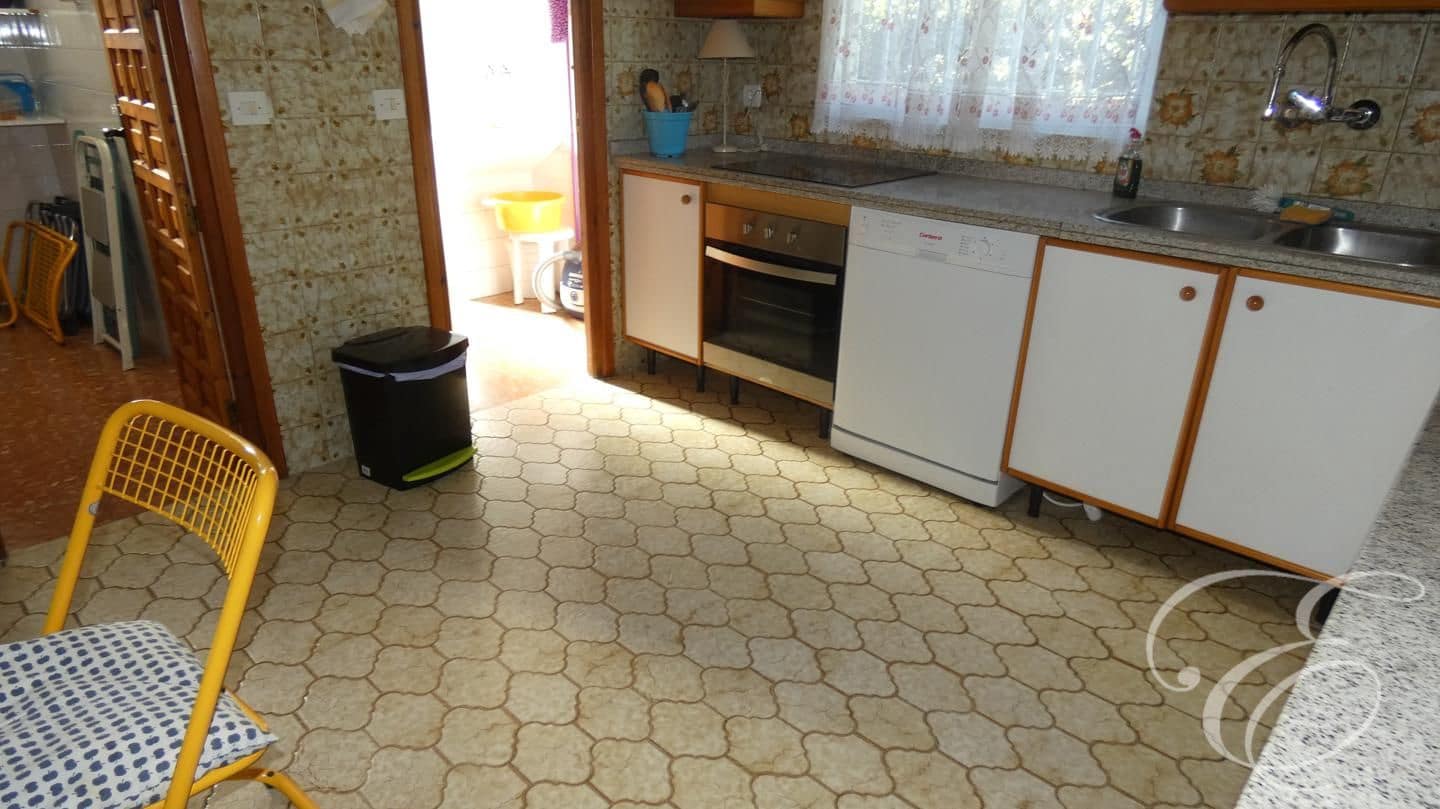 4 soveværelse Villa til salg i Salobrena med swimmingpool garage - € 490.000 (Ref: 6437491)