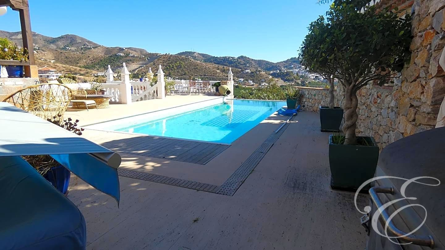 5 slaapkamer Villa te koop in Almunecar met zwembad garage - € 1.190.000 (Ref: 6449638)