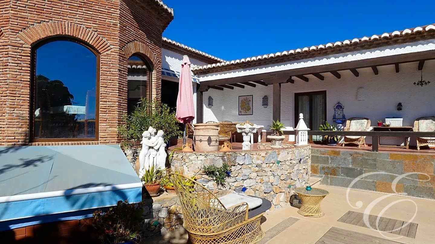 5 slaapkamer Villa te koop in Almunecar met zwembad garage - € 1.190.000 (Ref: 6449638)