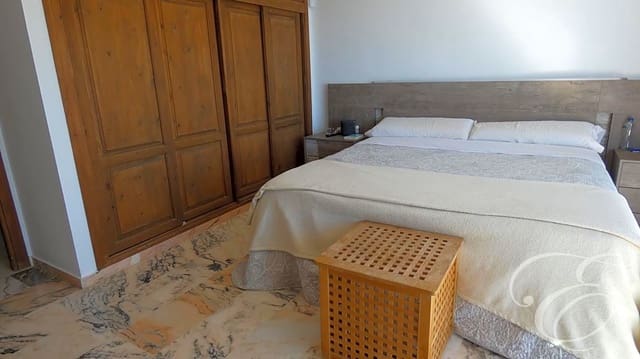 5 soverom Villa til salgs i Almuñécar med svømmebasseng garasje - € 1 190 000 (Ref: 6449638)