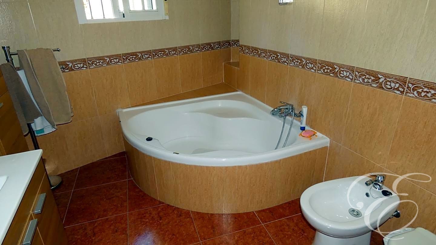 4 soveværelse Villa til salg i Benamargosa med garage - € 299.000 (Ref: 6491963)