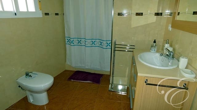 4 soveværelse Villa til salg i Benamargosa med garage - € 299.000 (Ref: 6491963)