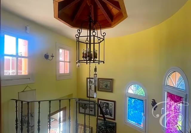 5 slaapkamer Villa te koop in Almuñécar met zwembad garage - € 680.000 (Ref: 6611086)