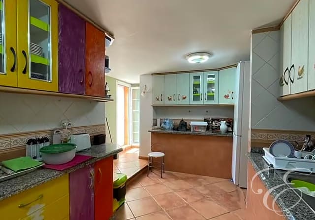 5 slaapkamer Villa te koop in Almuñécar met zwembad garage - € 680.000 (Ref: 6611086)