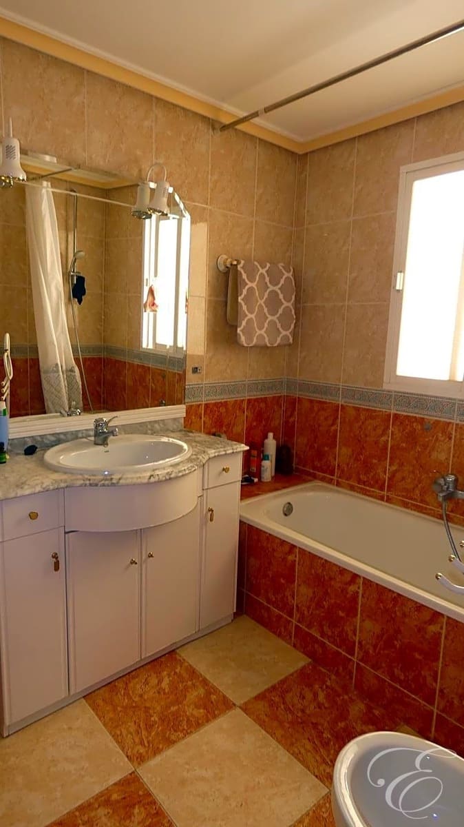 6 soveværelse Villa til salg i Lecrin - € 160.000 (Ref: 6806870)