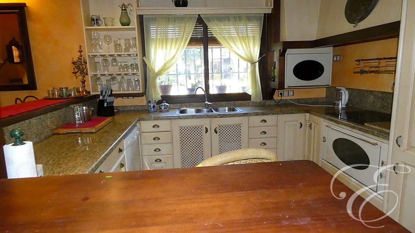 5 soveværelse Finca/Landehus til salg i Archidona med swimmingpool - € 535.000 (Ref: 6845352)