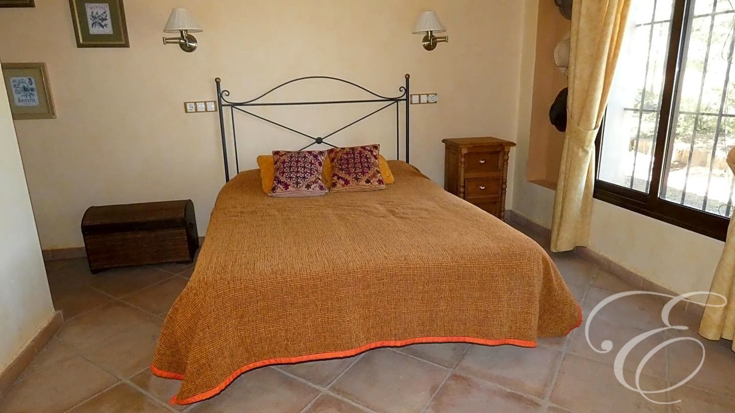 5 soveværelse Finca/Landehus til salg i Archidona med swimmingpool - € 535.000 (Ref: 6845352)