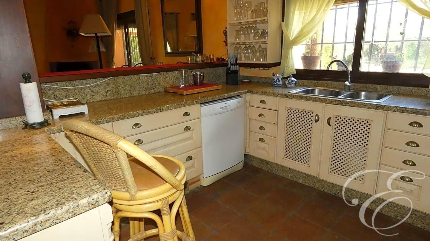 5 soveværelse Finca/Landehus til salg i Archidona med swimmingpool - € 535.000 (Ref: 6845352)