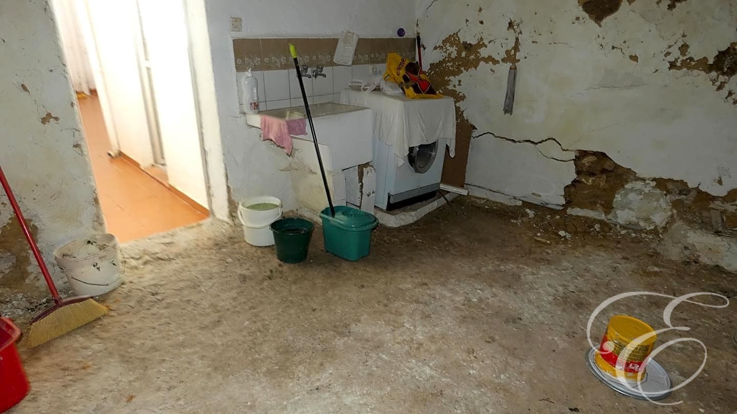 5 soveværelse Villa til salg i Archidona - € 85.000 (Ref: 6858760)