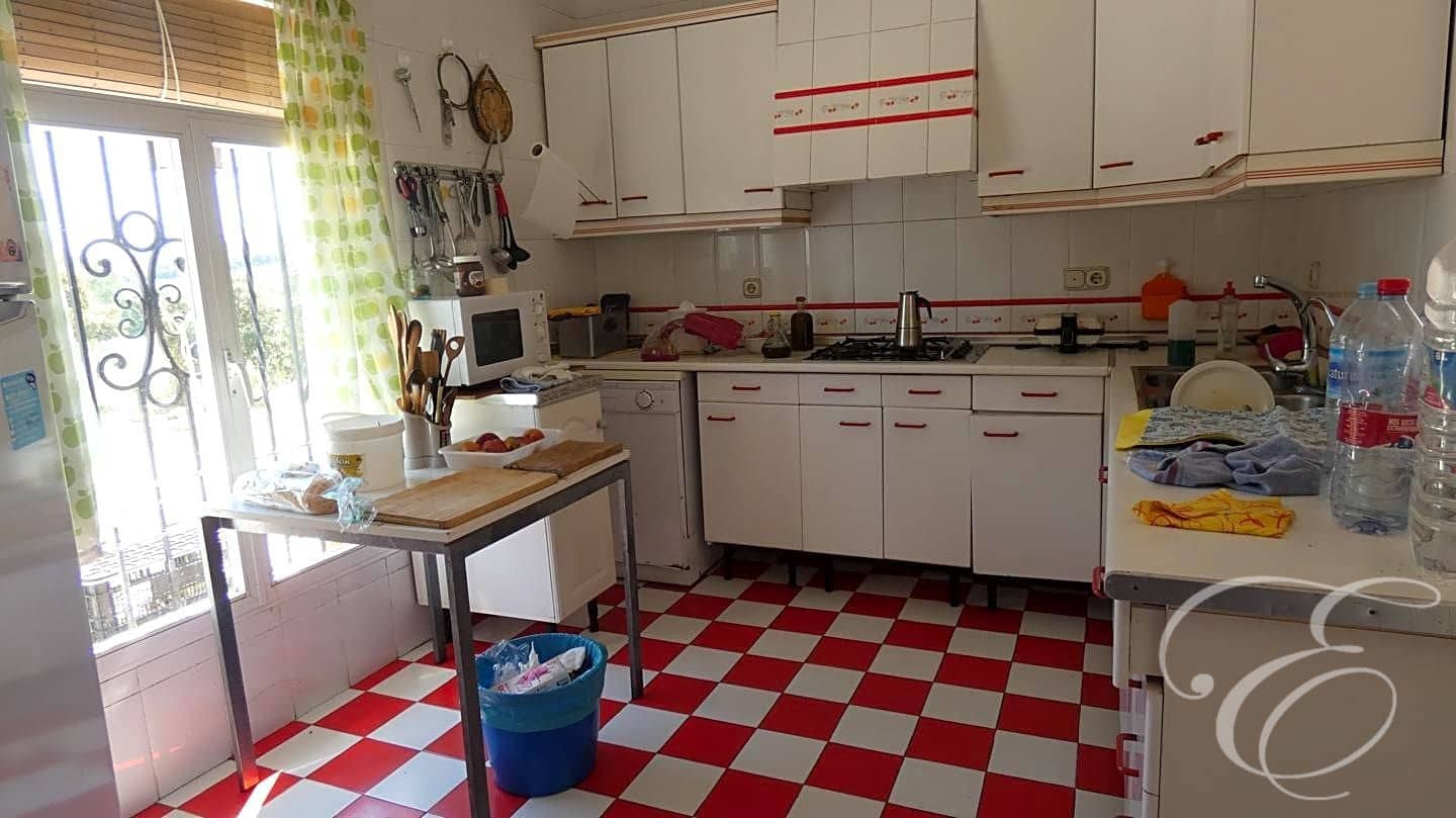 11 soveværelse Finca/Landehus til salg i Archidona med swimmingpool garage - € 590.000 (Ref: 6872981)