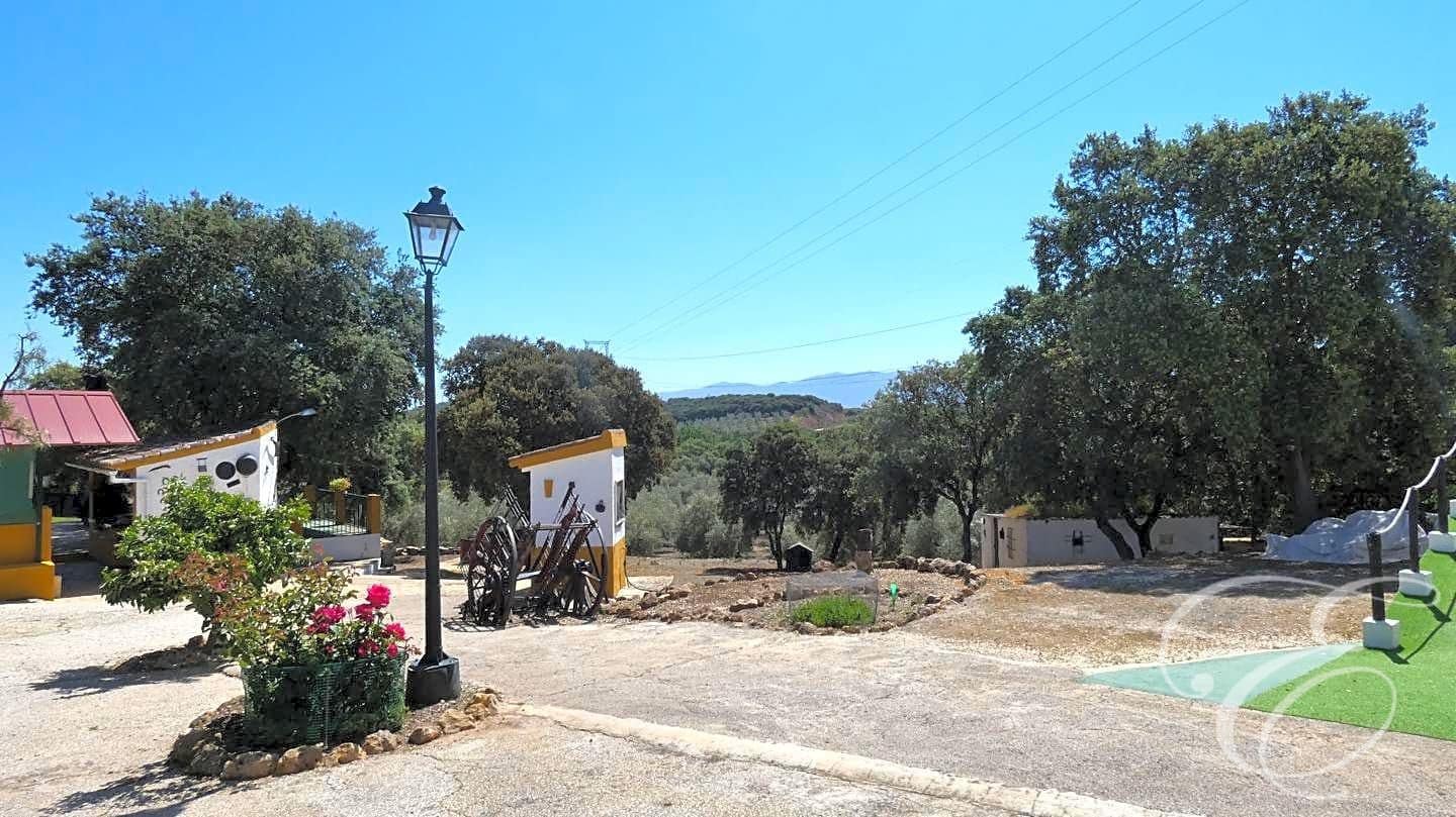 11 soveværelse Finca/Landehus til salg i Archidona med swimmingpool garage - € 590.000 (Ref: 6872981)