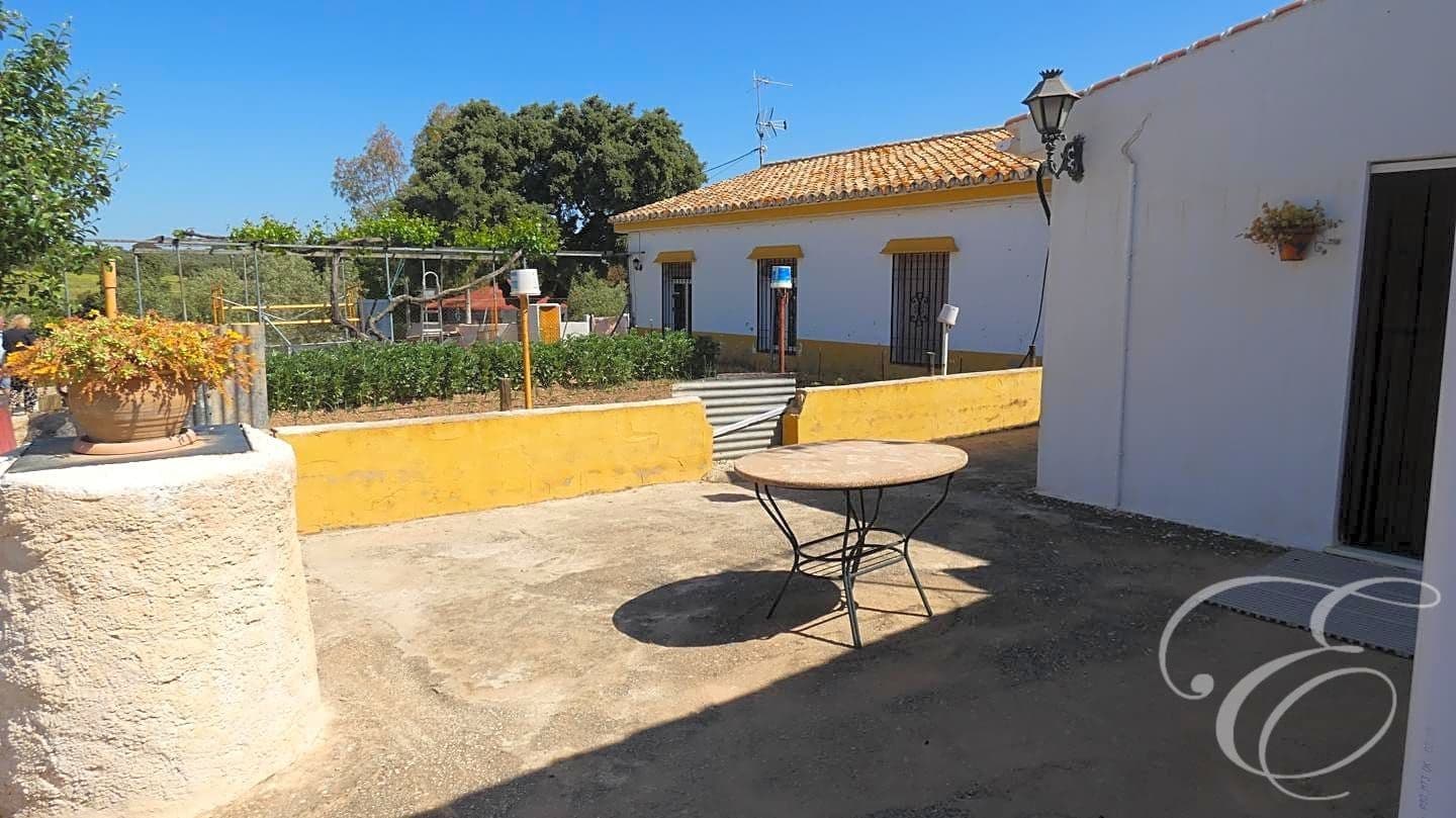 11 soveværelse Finca/Landehus til salg i Archidona med swimmingpool garage - € 590.000 (Ref: 6872981)