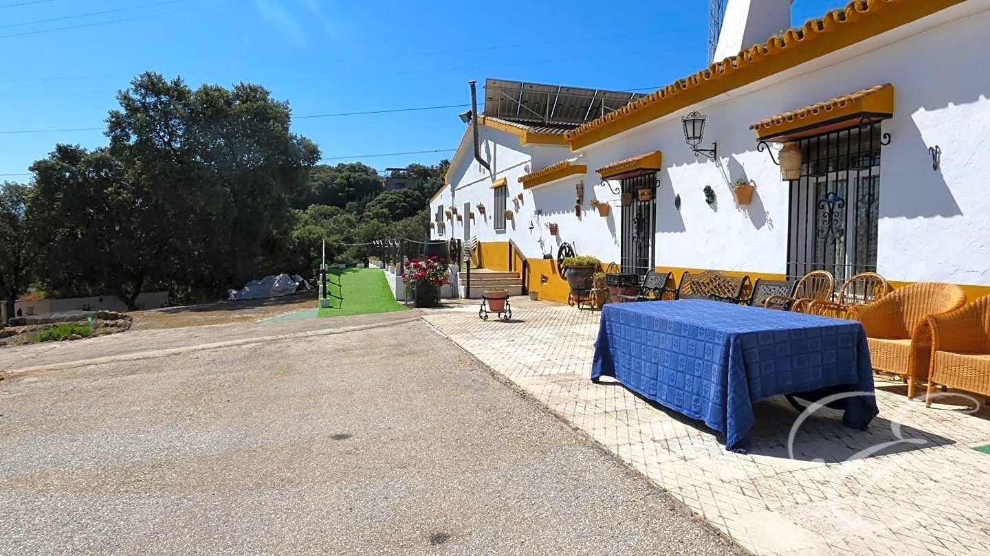 11 soveværelse Finca/Landehus til salg i Archidona med swimmingpool garage - € 590.000 (Ref: 6872981)