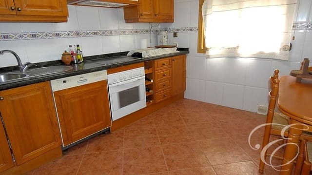 3 quarto Moradia para venda em Canillas de Aceituno - 110 000 € (Ref: 6878814)