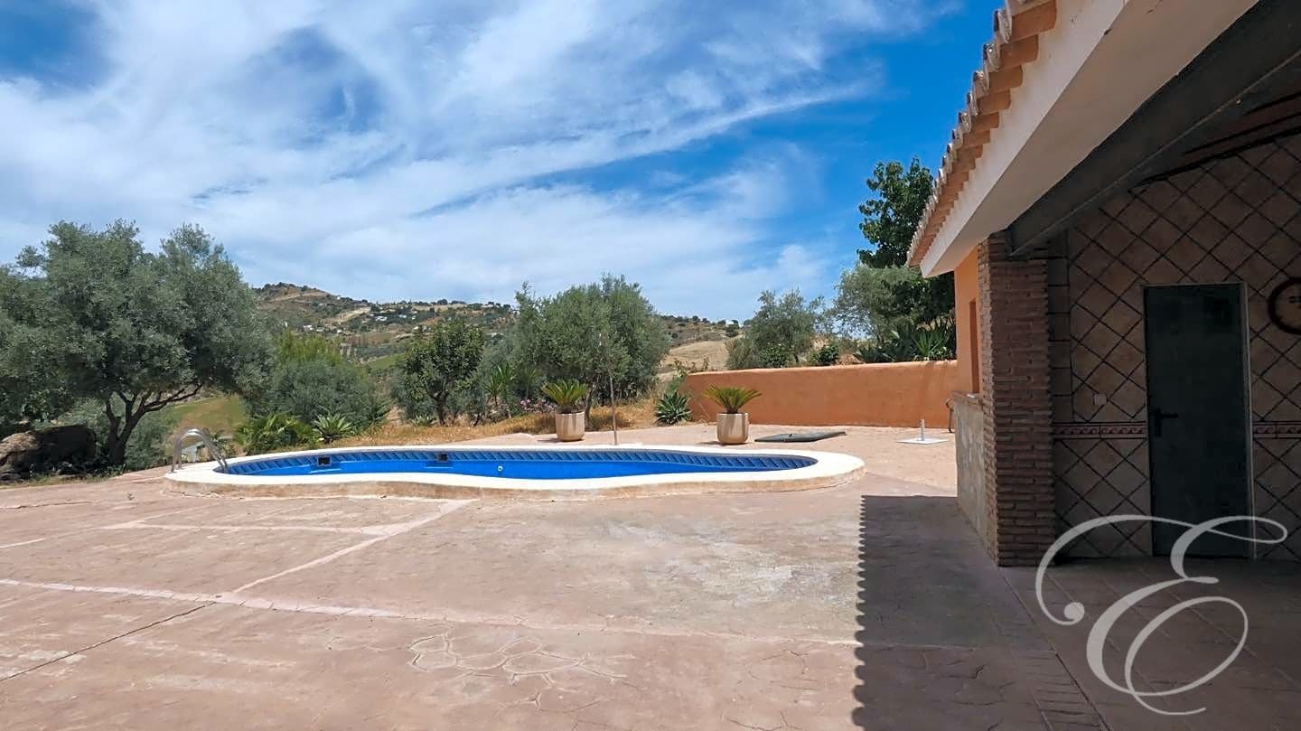18 soveværelse Finca/Landehus til salg i Villanueva de la Concepcion med swimmingpool garage - € 1.350.000 (Ref: 6932771)