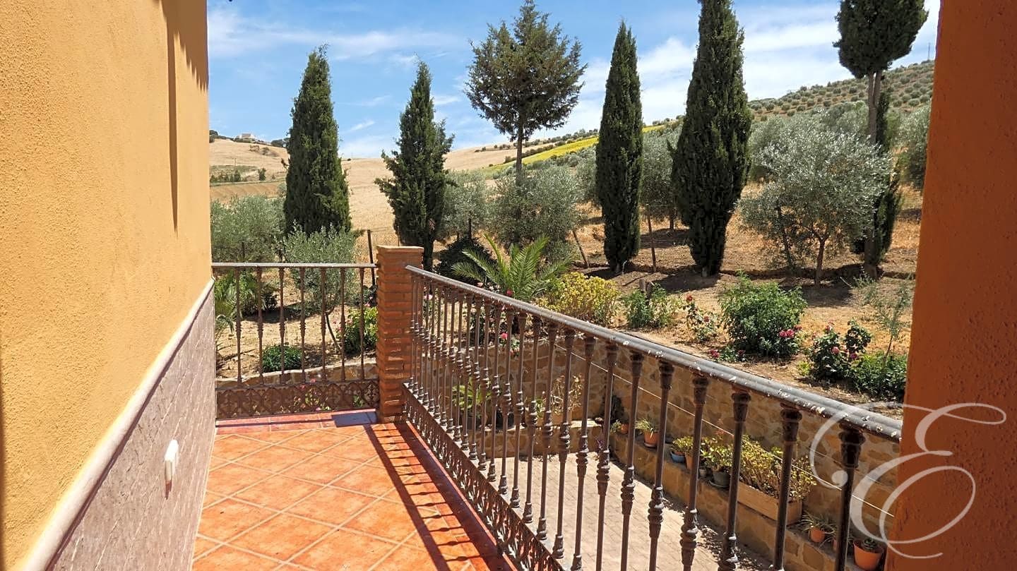 18 soveværelse Finca/Landehus til salg i Villanueva de la Concepcion med swimmingpool garage - € 1.350.000 (Ref: 6932771)