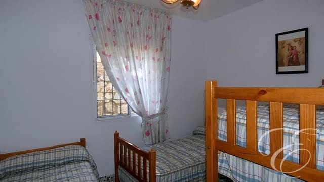 3 soverom Finca/Herregård til salgs i Alcaucín med garasje - € 350 000 (Ref: 6981839)