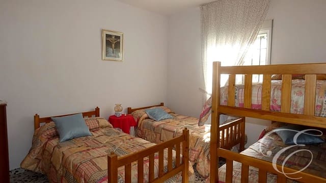 3 soverom Finca/Herregård til salgs i Alcaucín med garasje - € 350 000 (Ref: 6981839)