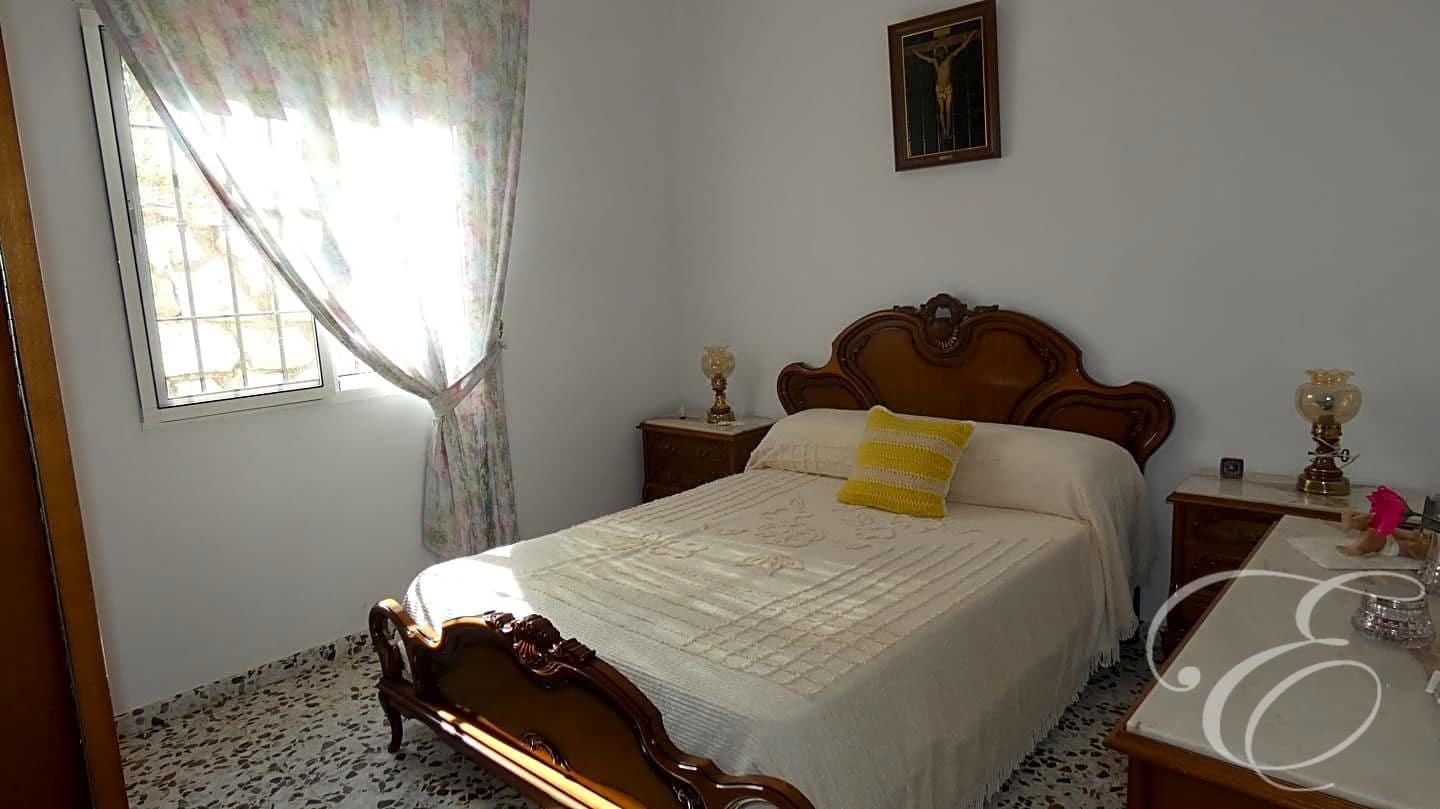 3 slaapkamer Finca/Landhuis te koop in Alcaucin met garage - € 350.000 (Ref: 6981839)