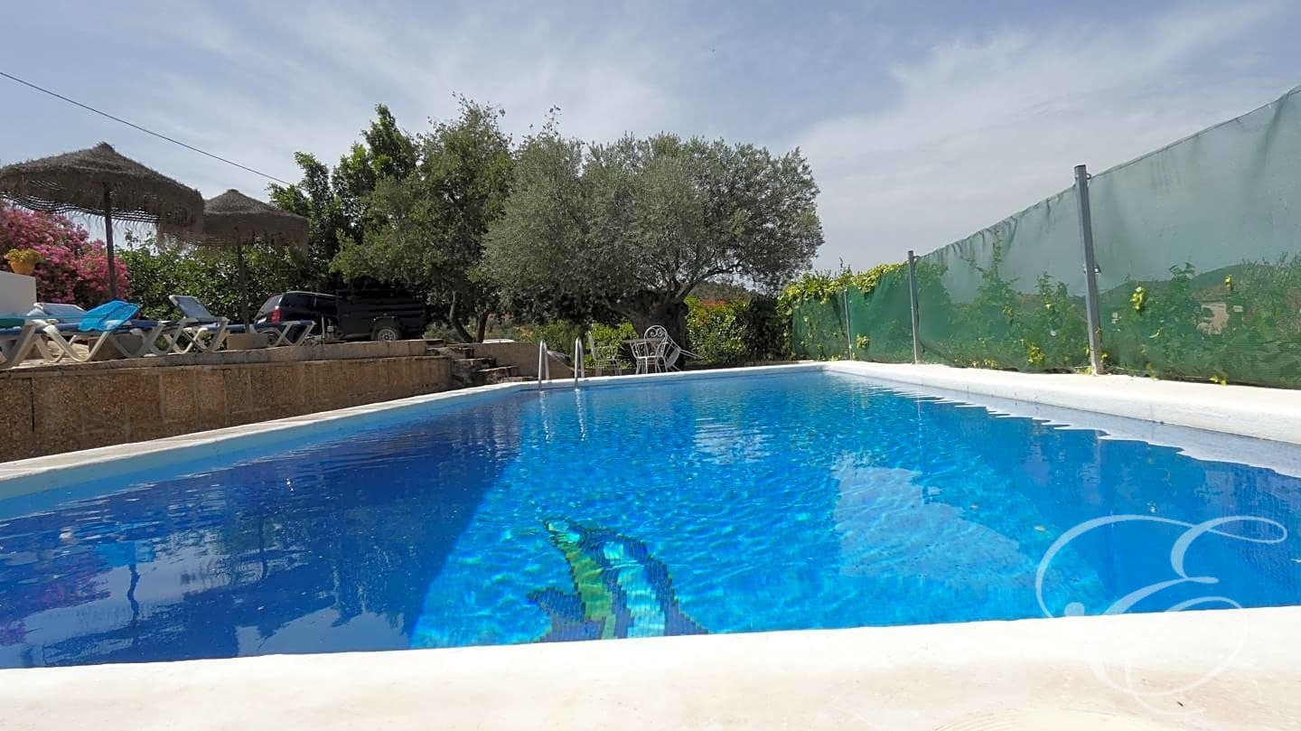 6 quarto Quinta/Casa Rural para venda em Almogia com piscina garagem - 490 000 € (Ref: 6981840)